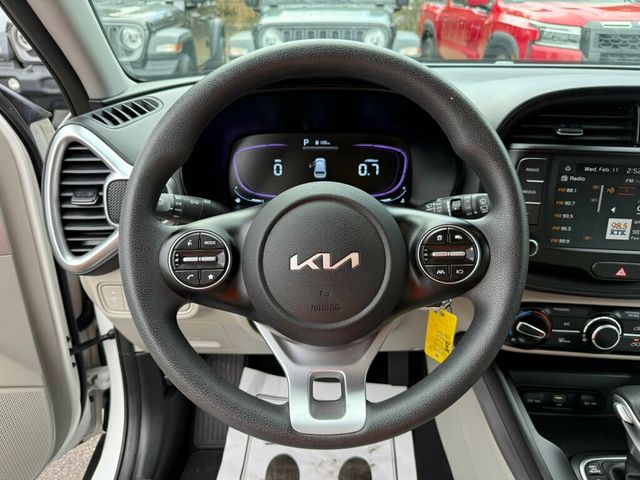 2025 Kia Soul LX FWD - 22982326 - 4