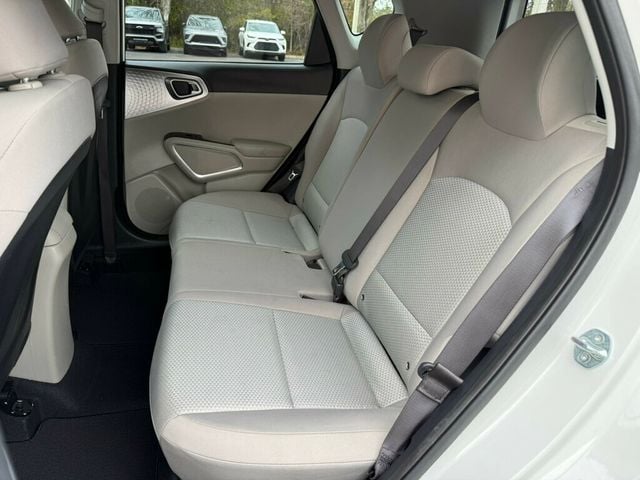 2025 Kia Soul LX FWD - 22982326 - 6