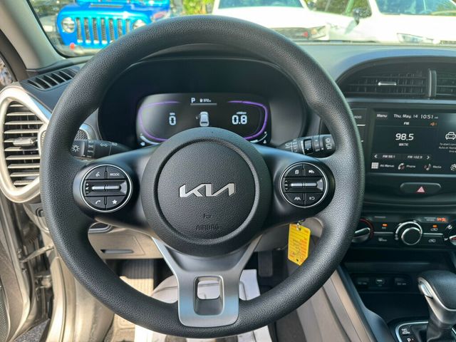 2025 Kia Soul 2.0L LX IVT's photo