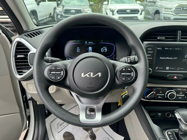 2025 Kia Soul 2.0L LX IVT's photo