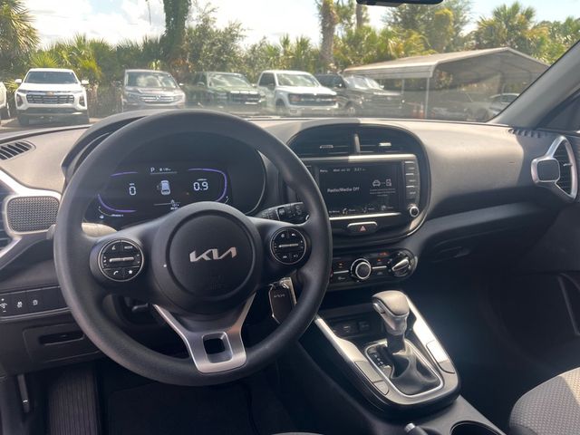 2025 KIA SOUL LX WITH TECHNOLOGY PACKAGE ($500 VALUE) - 23056278 - 14
