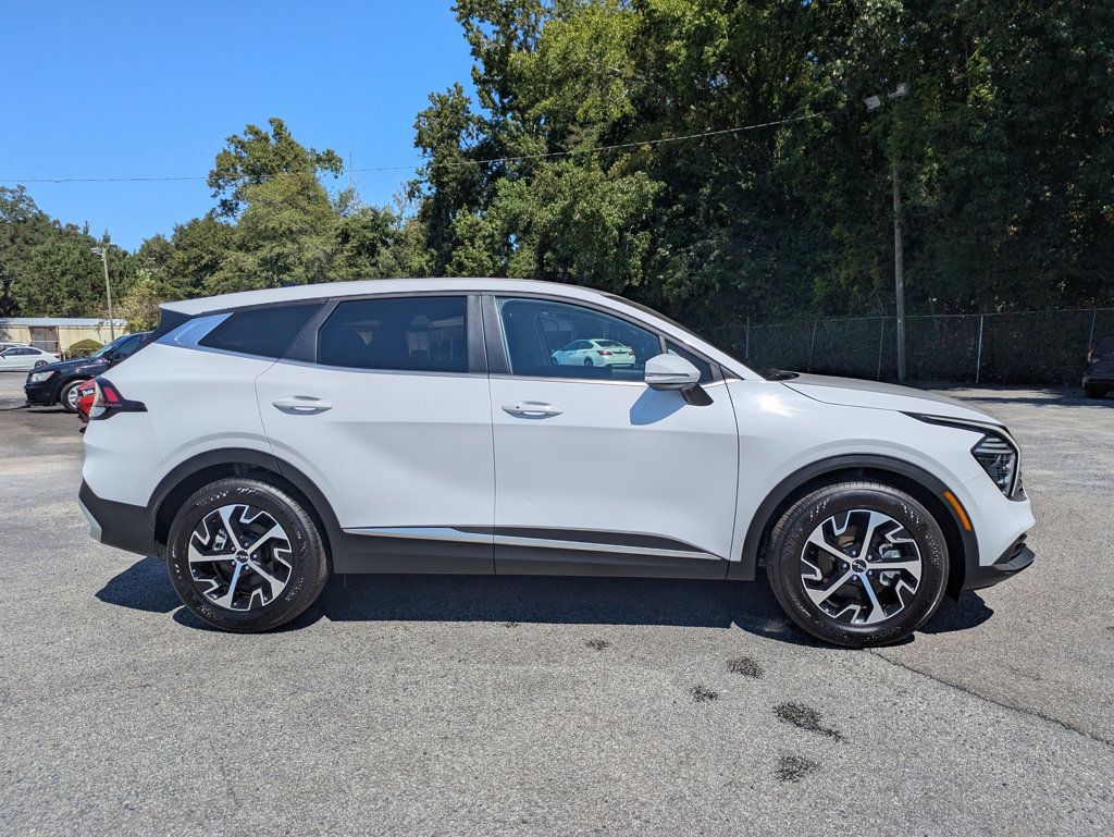 2025 Kia Sportage EX photo 2