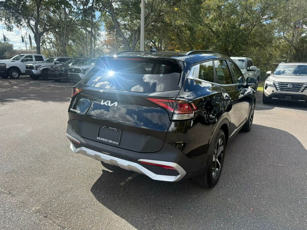 2025 Kia Sportage EX photo 4
