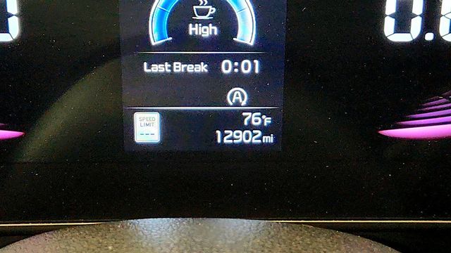 2025 Kia Sportage X-Line AWD w/ Premium Package & Panoramic Sunroof - 23042528 - 16