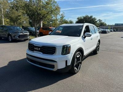 2025 Kia Telluride - 5XYP64GC0SG690950