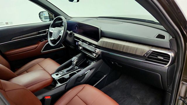 2025 Kia Telluride SX AWD w/ Captain's Chairs Pkg & Mahogany Interior - 23037913 - 26