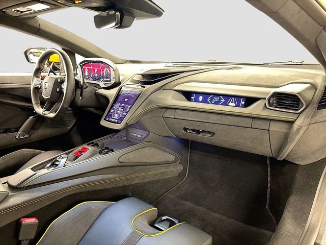 2025 Lamborghini Revuelto Base - 23001777 - 13
