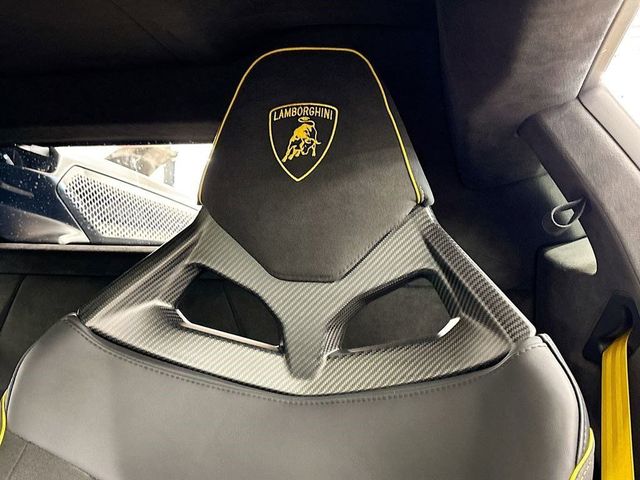 2025 Lamborghini Revuelto Base - 23001777 - 16