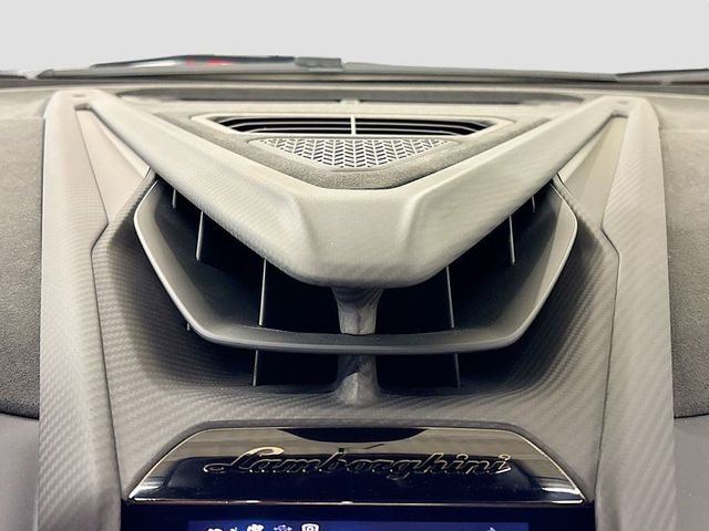 2025 Lamborghini Revuelto Base - 23001777 - 17