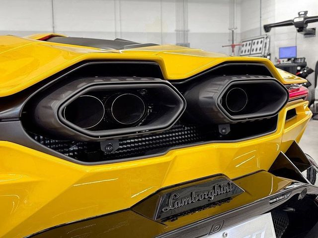 2025 Lamborghini Revuelto Base - 23001777 - 24