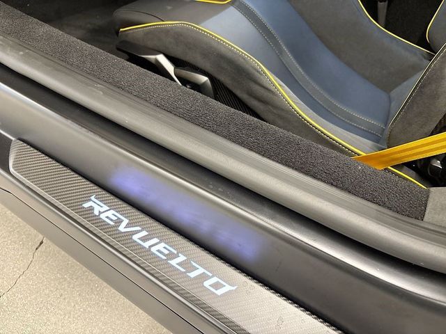 2025 Lamborghini Revuelto Base - 23001777 - 25
