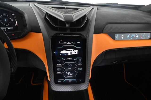 2025 Lamborghini Revuelto Base - 23026047 - 12