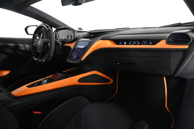 2025 Lamborghini Revuelto Base - 23026047 - 14