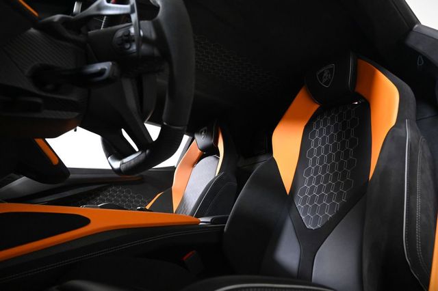 2025 Lamborghini Revuelto Base - 23026047 - 15