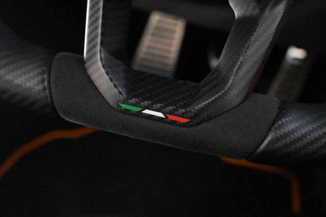 2025 Lamborghini Revuelto Base - 23026047 - 18