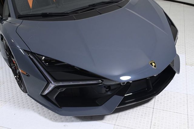 2025 Lamborghini Revuelto Base - 23026047 - 22