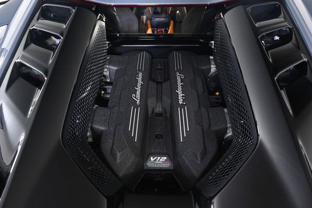 2025 Lamborghini Revuelto Base - 23026047 - 30
