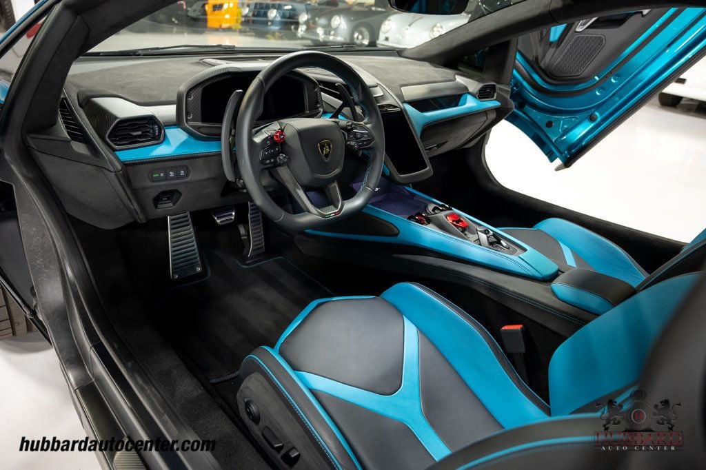 2025 Lamborghini Revuelto Coupe - 23027065 - 16