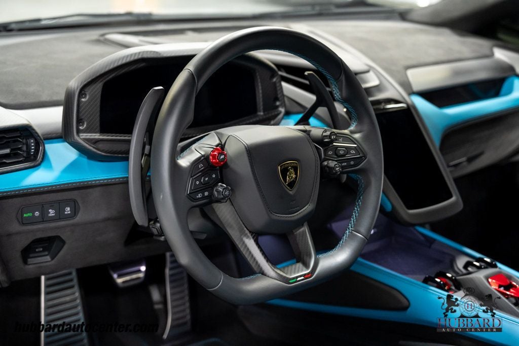2025 Lamborghini Revuelto Coupe - 23027065 - 17