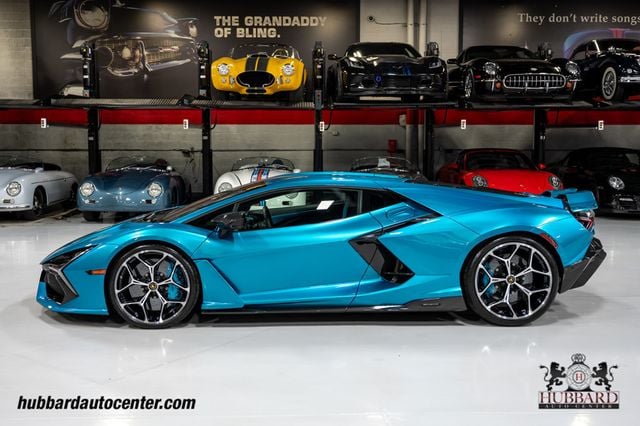 2025 Lamborghini Revuelto Coupe - 23027065 - 4