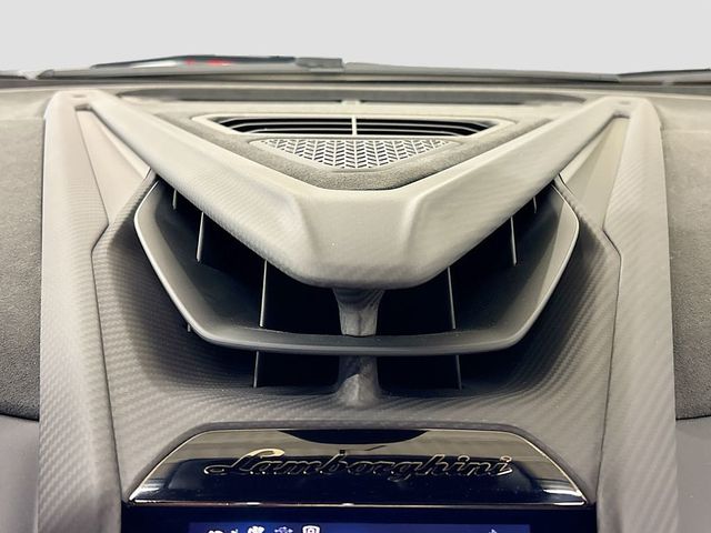 2025 Lamborghini Revuelto Coupe - 22963765 - 17