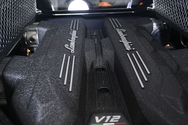 2025 Lamborghini Revuelto Coupe - 23008493 - 25