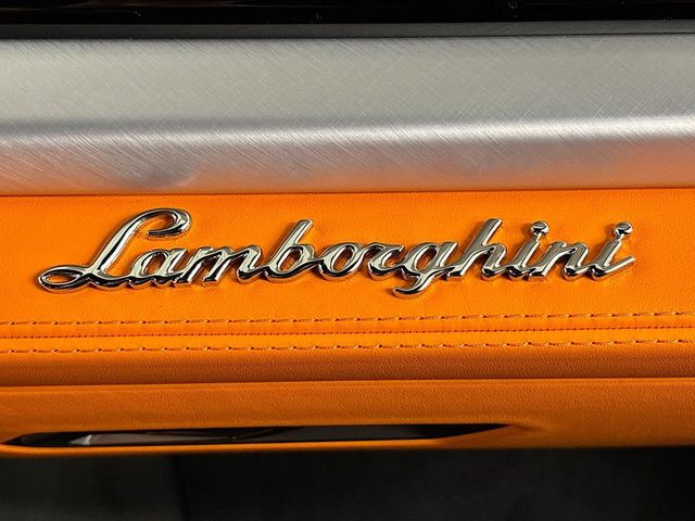 2025 Lamborghini Urus SE - 23015995 - 26