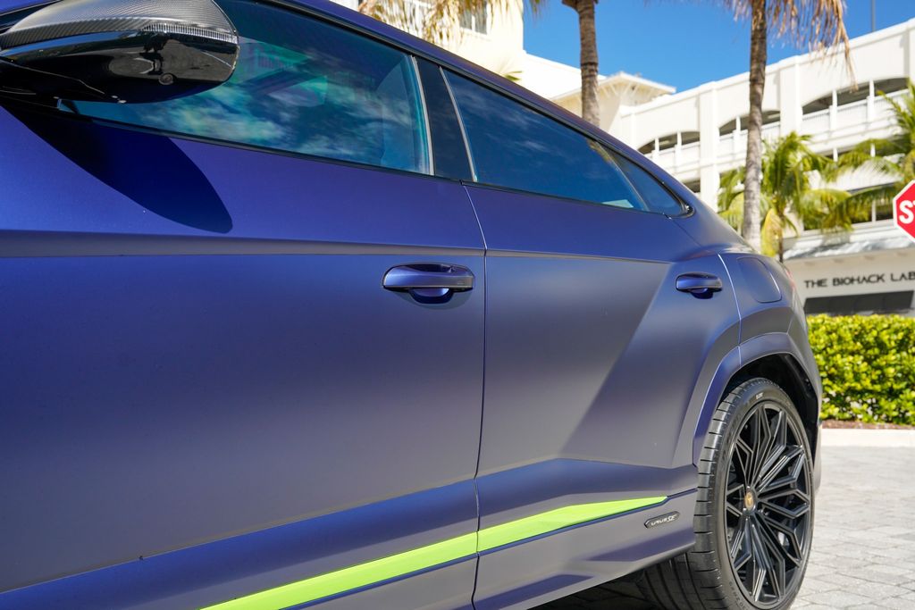 2025 Lamborghini Urus SE AWD - 22990108 - 10