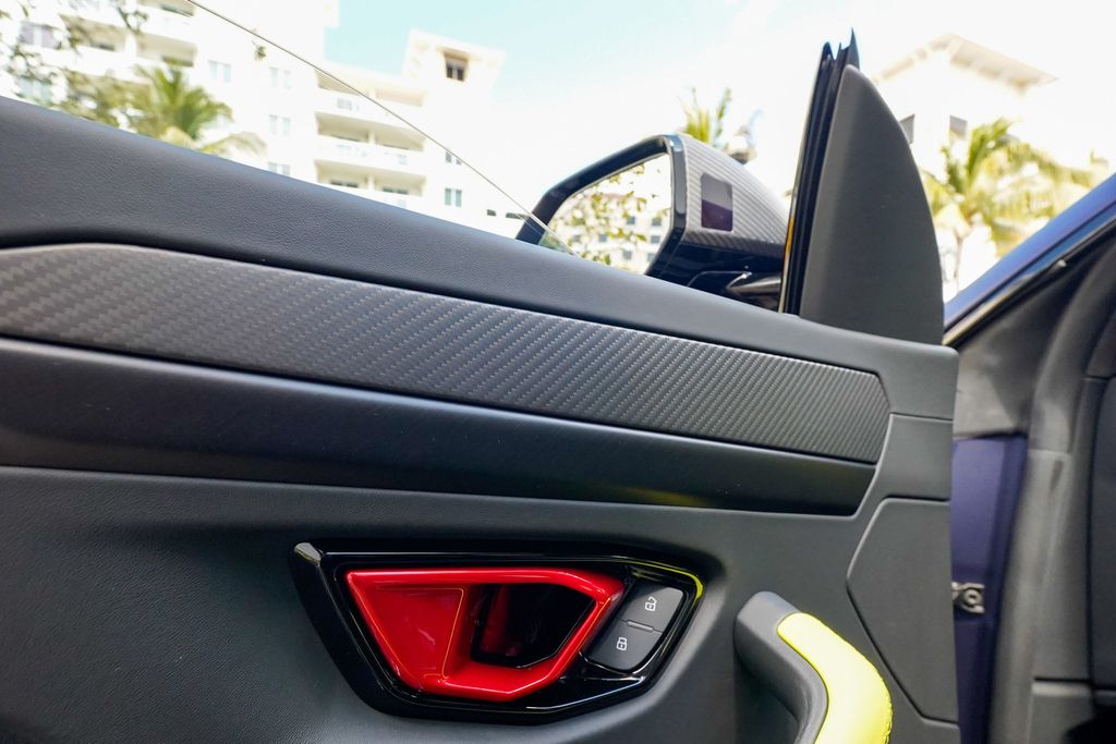 2025 Lamborghini Urus SE AWD - 22990108 - 47