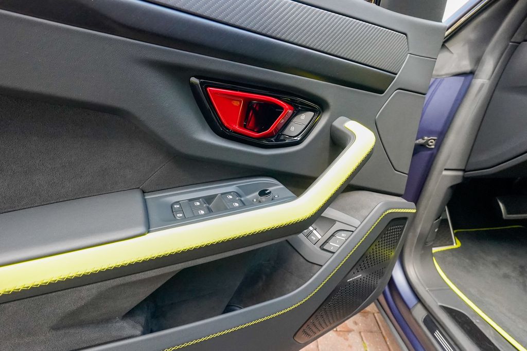 2025 Lamborghini Urus SE AWD - 22990108 - 48