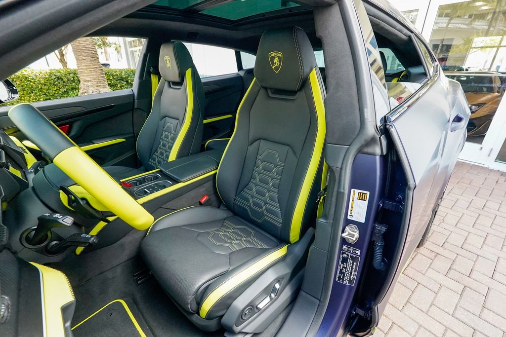 2025 Lamborghini Urus SE AWD - 22990108 - 50