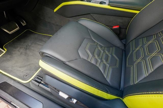 2025 Lamborghini Urus SE AWD - 22990108 - 54