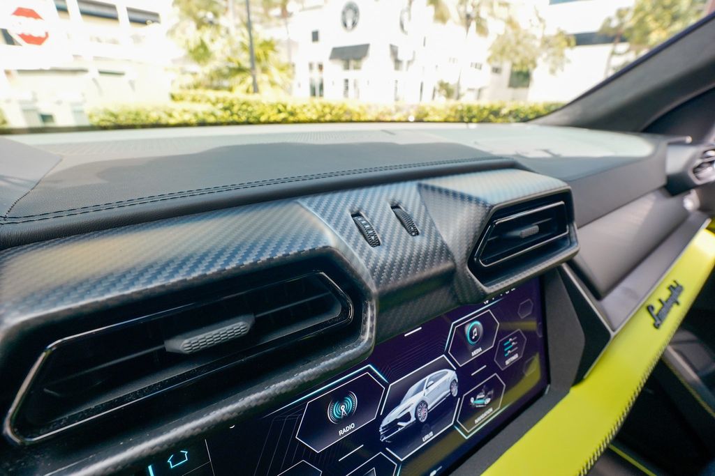 2025 Lamborghini Urus SE AWD - 22990108 - 61