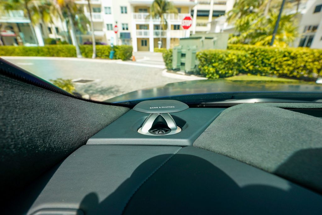 2025 Lamborghini Urus SE AWD - 22990108 - 69