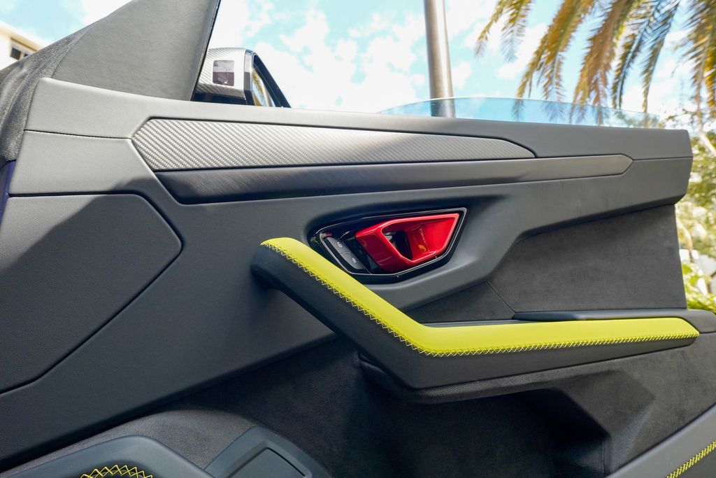 2025 Lamborghini Urus SE AWD - 22990108 - 84