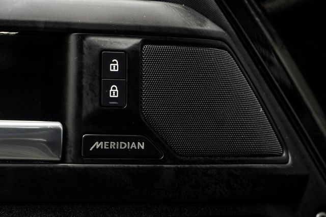 2025 Land Rover Defender 110 P300 S - 22975467 - 36