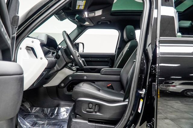 2025 Land Rover Defender 110 P300 S - 22975467 - 39