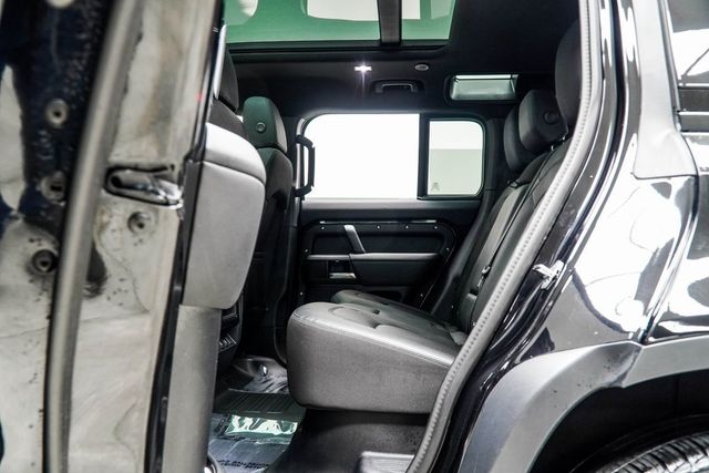 2025 Land Rover Defender 110 P300 S - 22975467 - 40