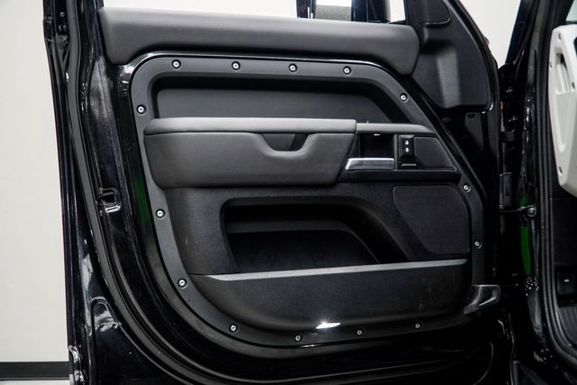 2025 Land Rover Defender 110 P300 S - 22975481 - 32