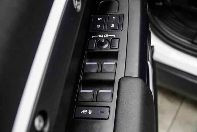 2025 Land Rover Defender 110 P300 S - 23007633 - 39