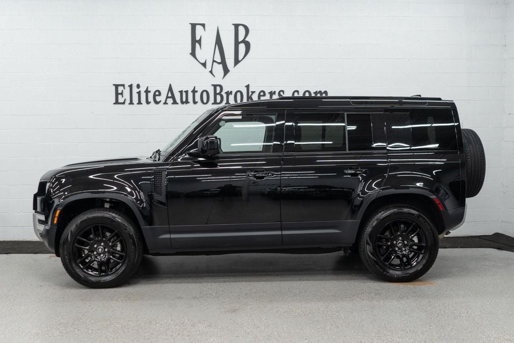 2025 Land Rover Defender 110 S photo 2