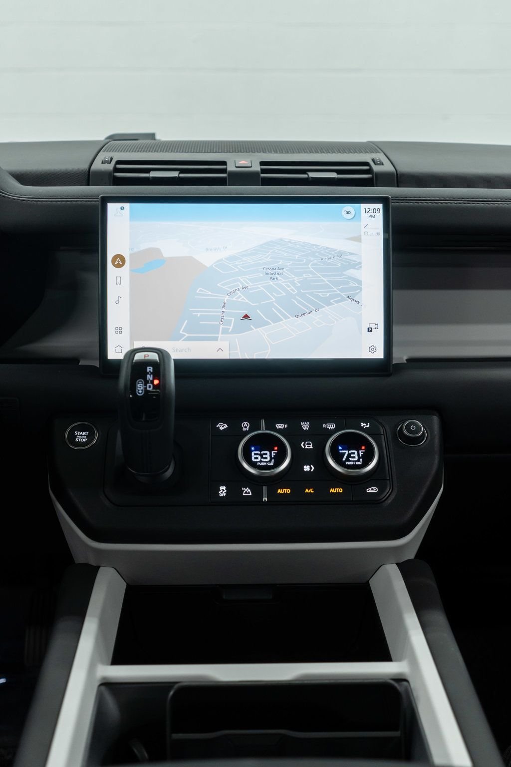 2025 Land Rover Defender 110 S photo 21