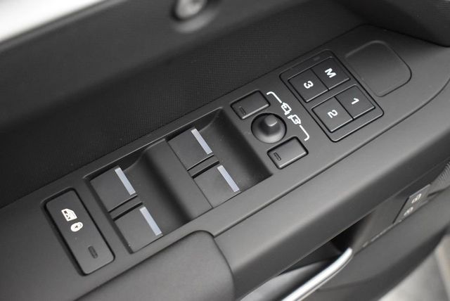 2025 Land Rover Defender 110 P300 S - 23006470 - 10