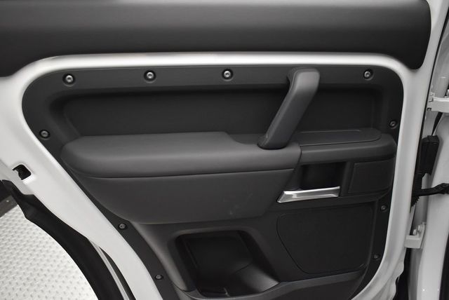2025 Land Rover Defender 110 P300 S - 23006470 - 33