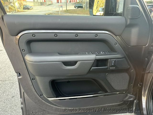 2025 Land Rover Defender 110 P635 OCTA - 22979667 - 15