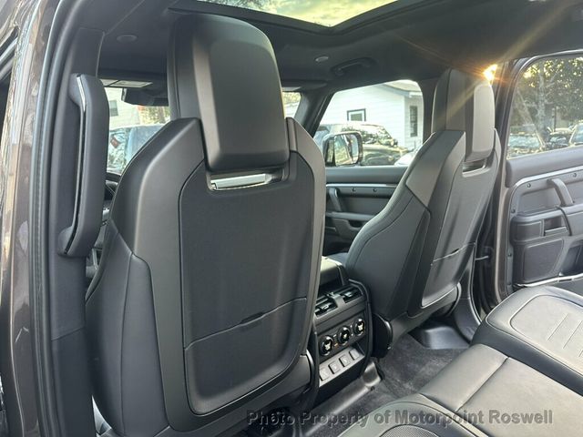 2025 Land Rover Defender 110 P635 OCTA - 22979667 - 18