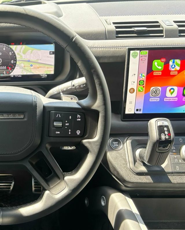 2025 Land Rover Defender 2025 LAND ROVER DEFENDER 110 V8 P525 - 22870635 - 25