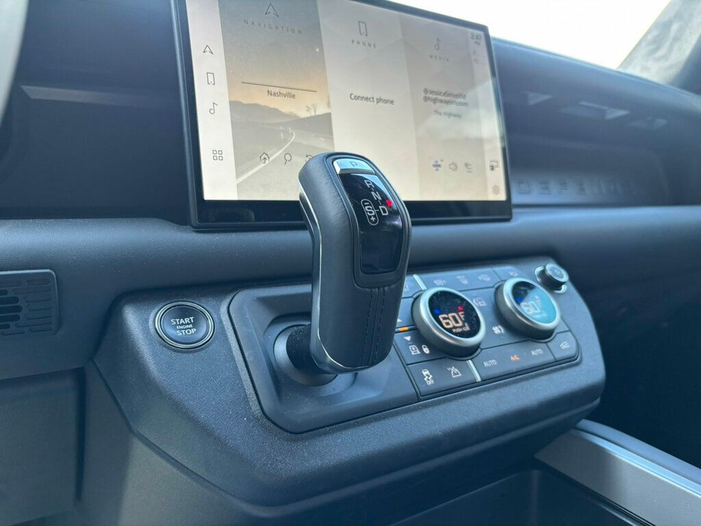 2025 Land Rover Defender 110 V8 photo 20