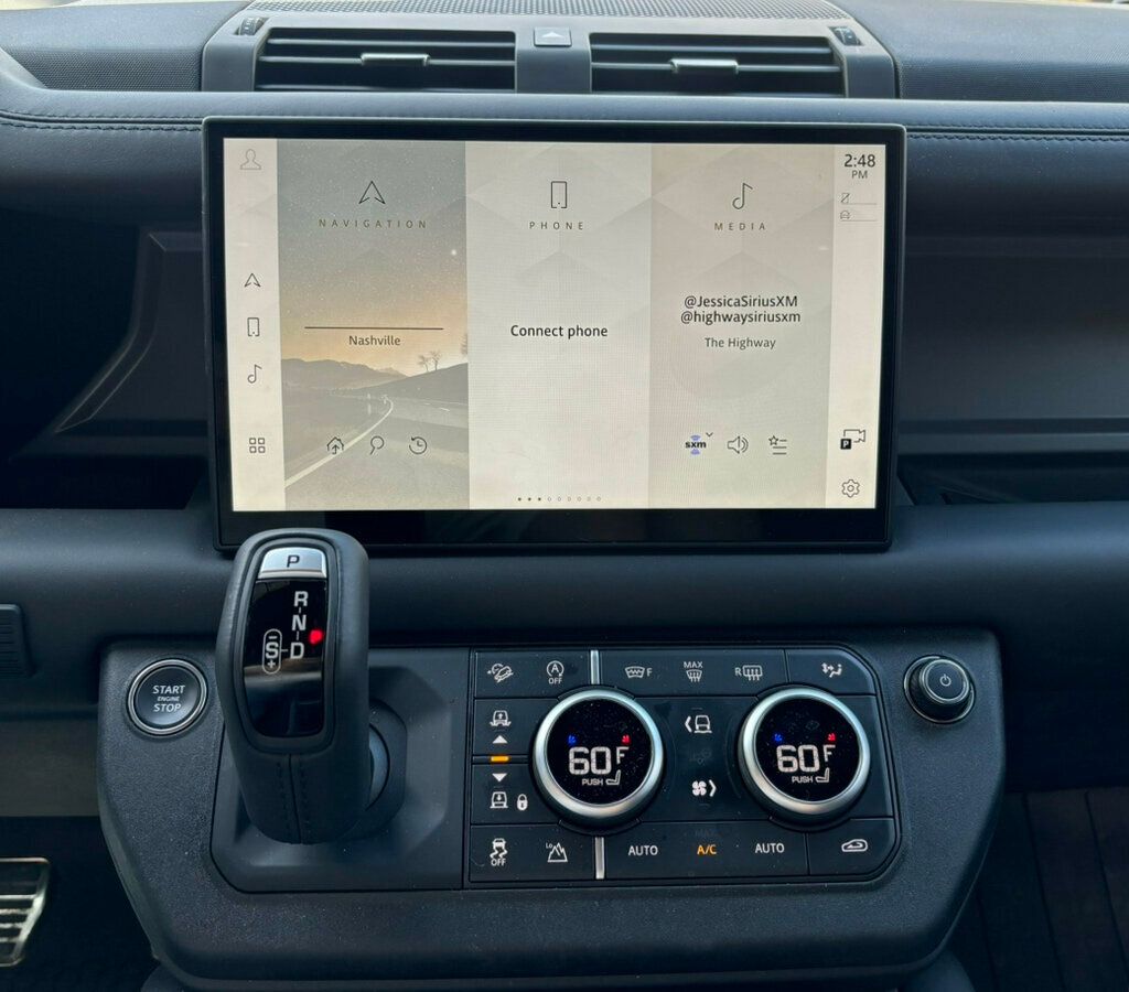 2025 Land Rover Defender 110 V8 photo 21
