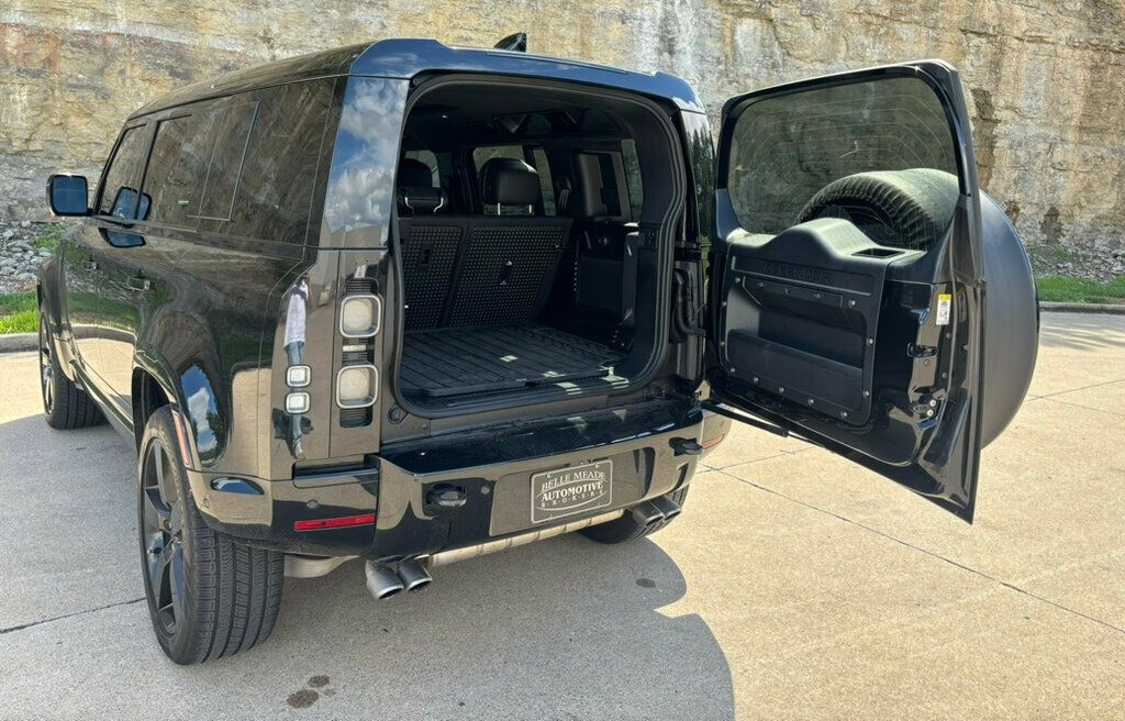 2025 Land Rover Defender 110 V8 photo 29